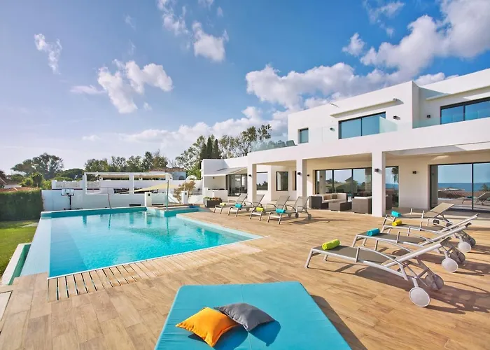 Extravagant 8 Bdrm In Marbella, Beachside Willa Marbella