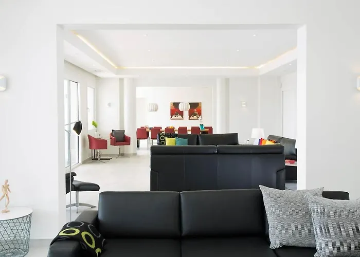 Extravagant 8 Bdrm In Marbella, Beachside Marbella