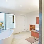 ヴィラ Extravagant 8 Bdrm In Marbella, Beachside