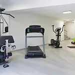 Extravagant 8 Bdrm In Marbella, Beachside * マルベーリャ