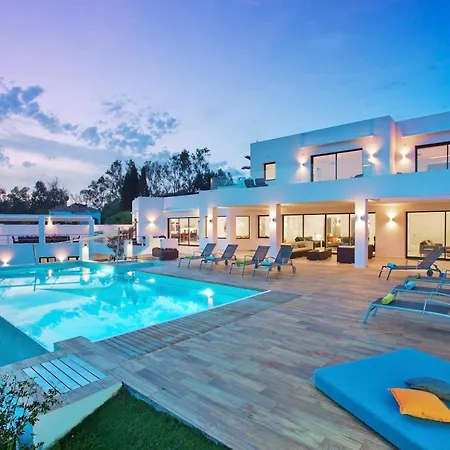 Extravagant 8 Bdrm In Marbella, Beachside Villa *
