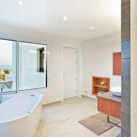 别墅 Extravagant 8 Bdrm In Marbella, Beachside