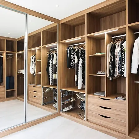 Villa Extravagant 8 Bdrm In Marbella, Beachside