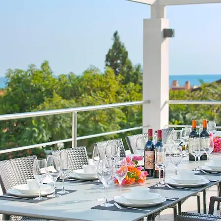 Extravagant 8 Bdrm In Marbella, Beachside Villa *