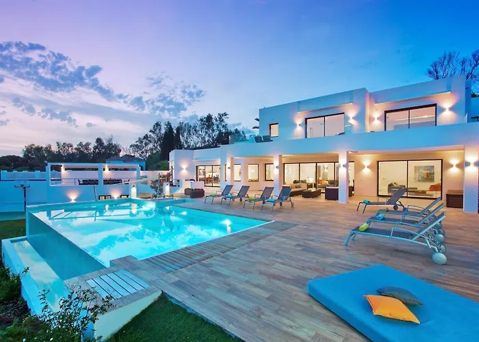 Extravagant 8 Bdrm In Marbella, Beachside Villa *
