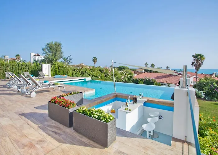 Extravagant 8 Bdrm In Marbella, Beachside Villa *