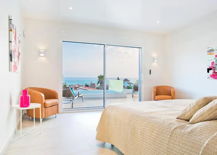 Villa Extravagant 8 Bdrm In Marbella, Beachside Marbella
