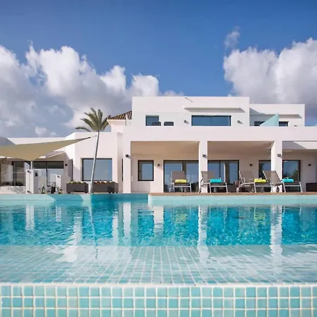 Extravagant 8 Bdrm In Marbella, Beachside *