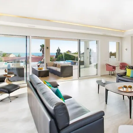 Extravagant 8 Bdrm In Marbella, Beachside Марбелья