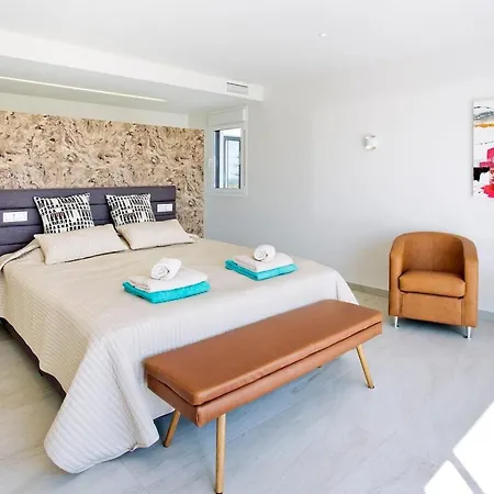 Extravagant 8 Bdrm In Marbella, Beachside