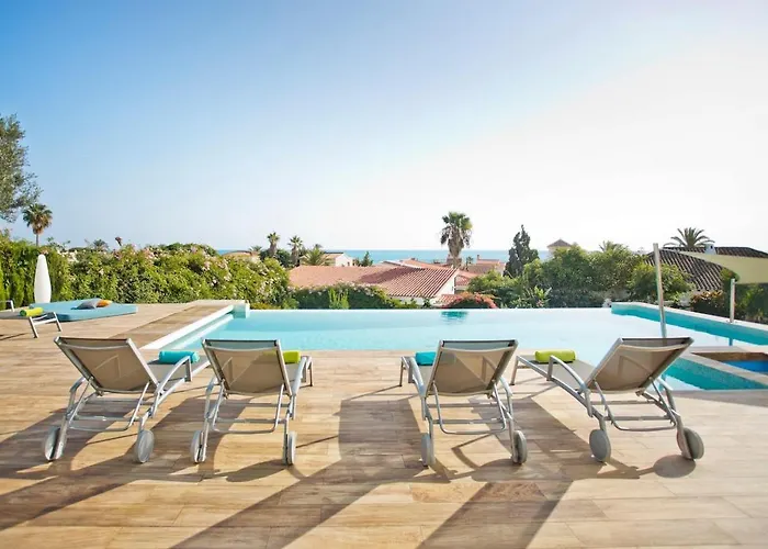 Extravagant 8 Bdrm In Marbella, Beachside