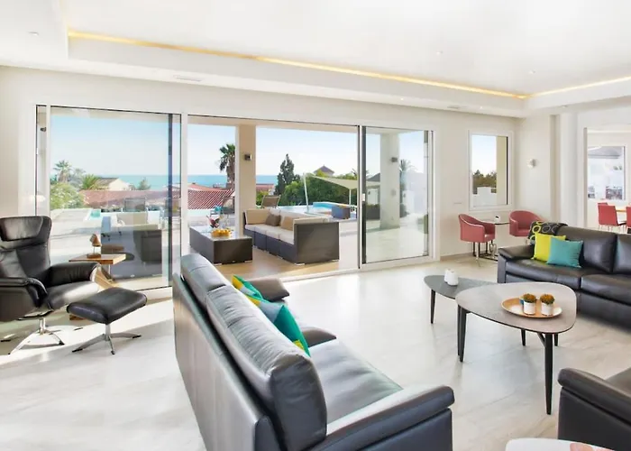 Extravagant 8 Bdrm In Marbella, Beachside Marbella