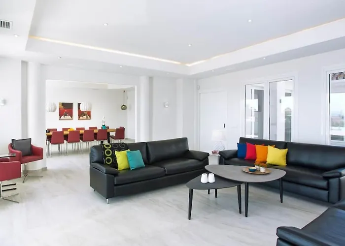 Extravagant 8 Bdrm In Marbella, Beachside Villa